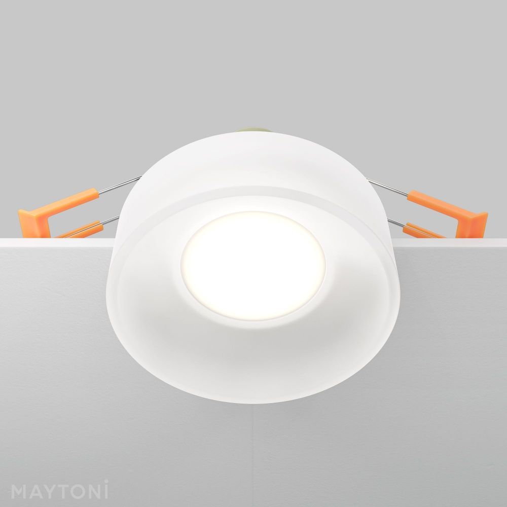 Встраиваемый светильник Maytoni DL046-01W